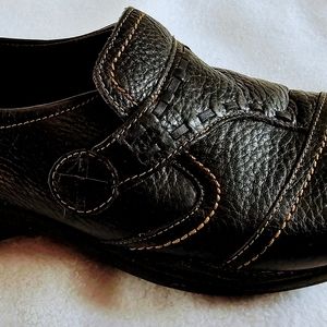 Women's Clarks in-motion slip-ons, size 9 1/2, navy